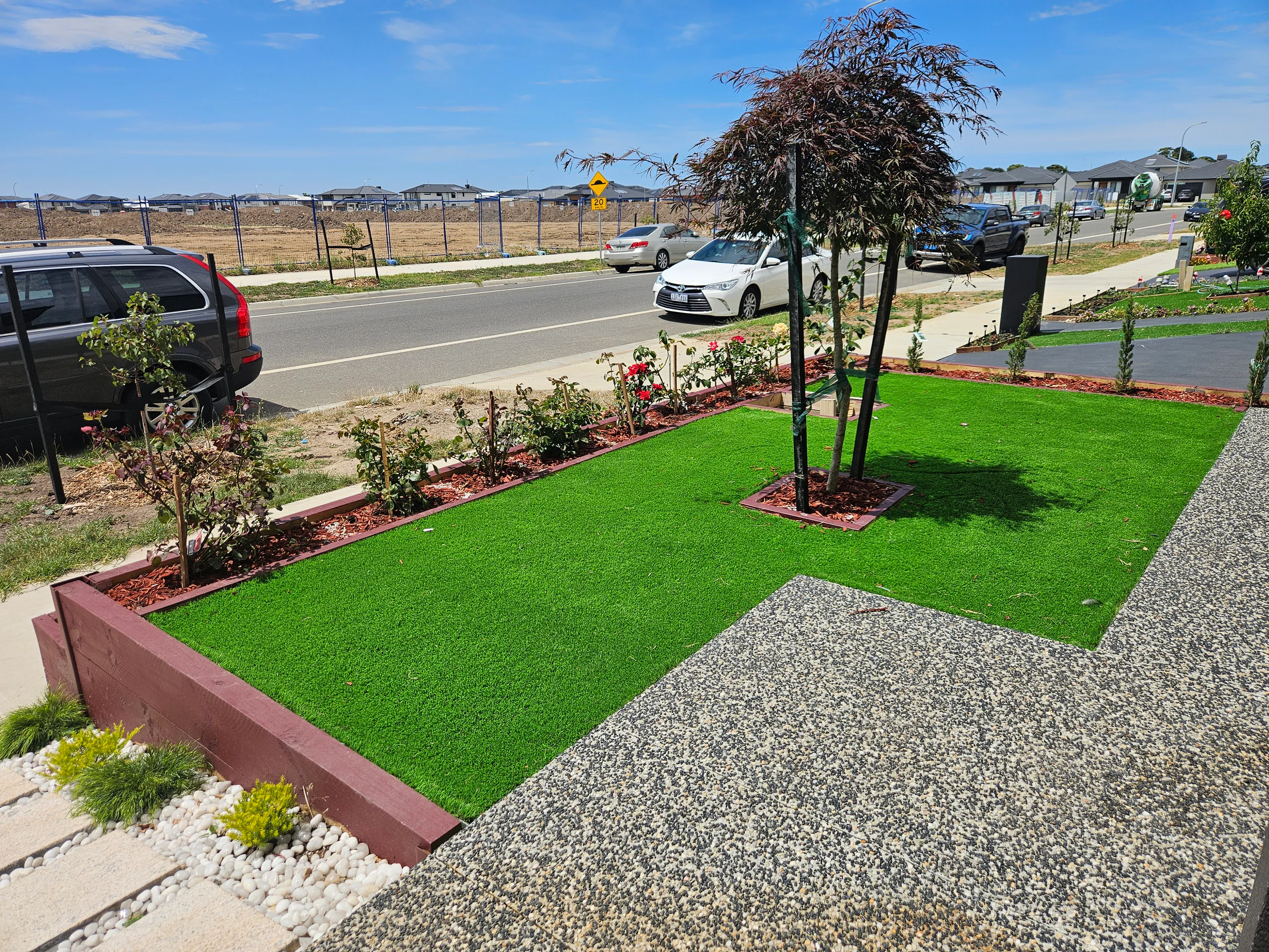 Finished Clyde front garden with artificial turf and feature tree